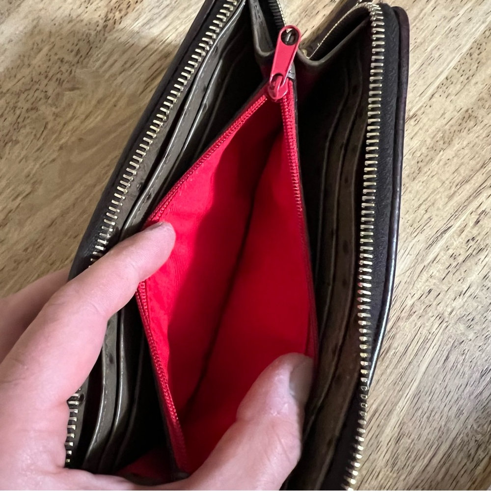 Dooney & Bourke Ostrich Embossed Leather Zip Around Wallet Brown Red Interior - Picture 6 of 6